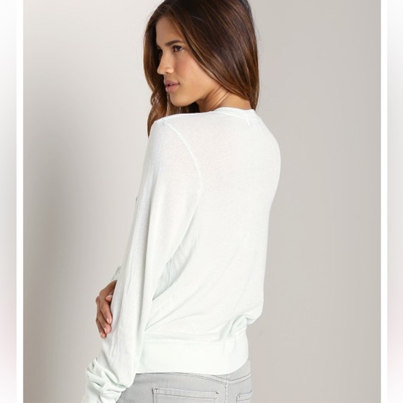 WILDFOX Salt Water is the Best Medicine Baggy Beach V-Neck Long Sleeve Top - Picture 4 of 13